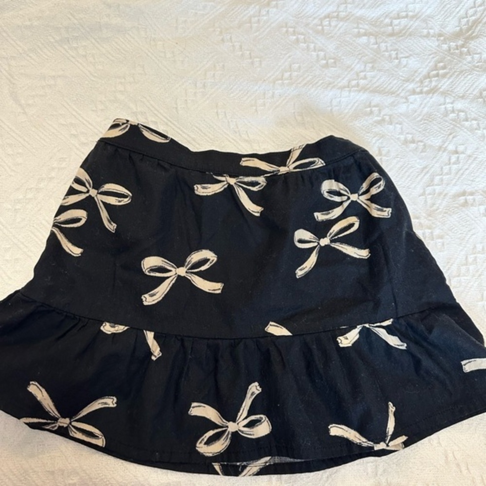 Elegant Black Skirt with Bow Design